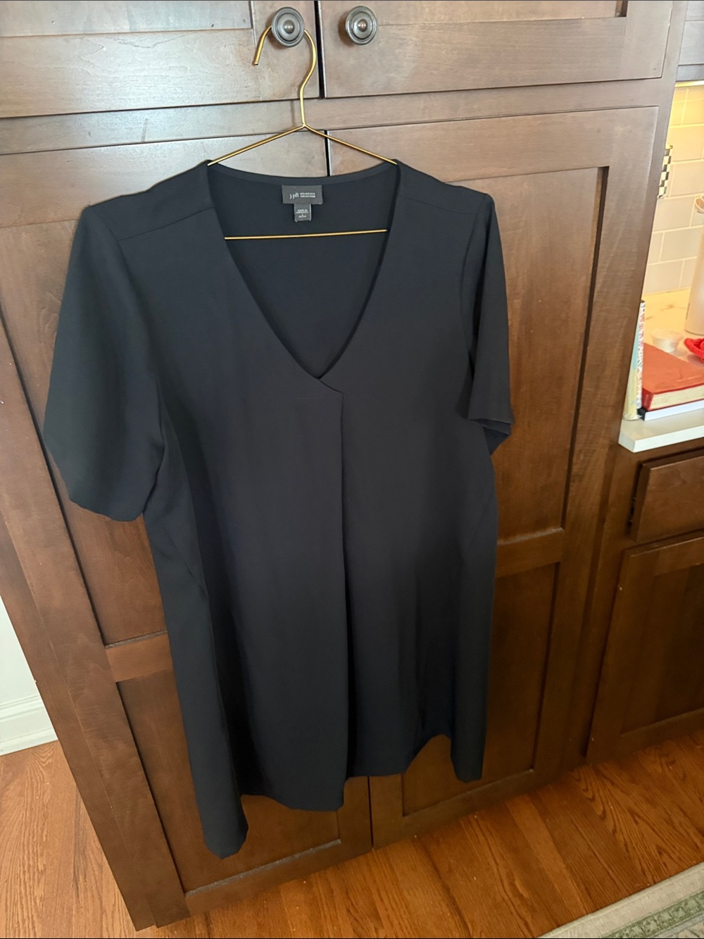 Black V-Neck Short-Sleeve Dress